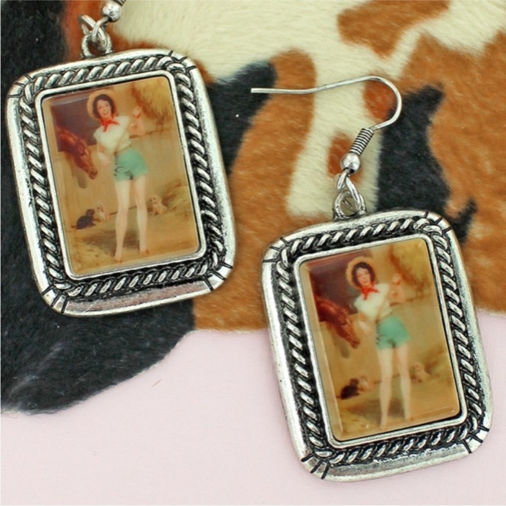 NWT Retro Cowgirl Portrait Earrings – Burnished Silver Frame